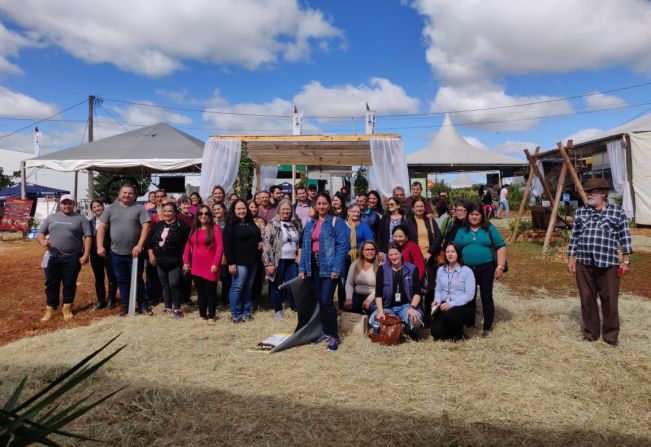 Agricultores de Garruchos  e Santo Antônio das Missões na FENASOJA 2022