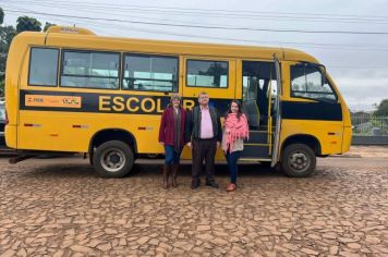 Prefeitura de Garruchos adquire novo Ônibus Rural Escolar para melhorar o transporte dos alunos