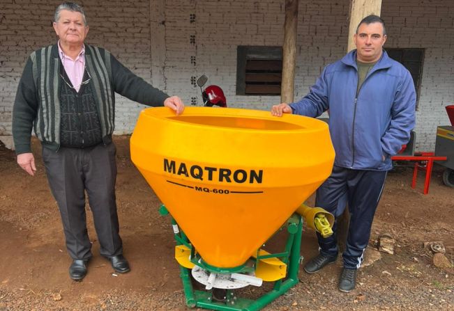 Patrulha Agrícola de Garruchos recebe reforço com novo Distribuidor de Calcário e Adubo